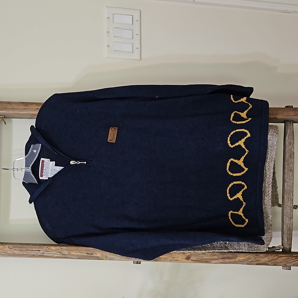 Long-sleeved 1/4 zip sweater
